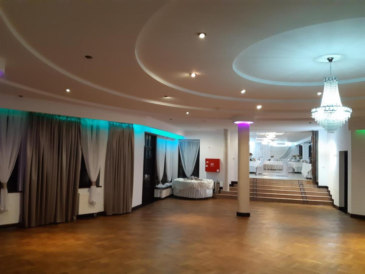 Fantazja - Restauracja I Noclegi Radom Exterior photo